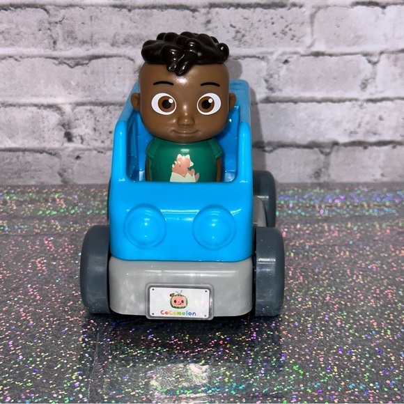 CoComelon Build A Car CODY MAIL TRUCK Toy 4 Piece Building Set - Picture 5 of 15